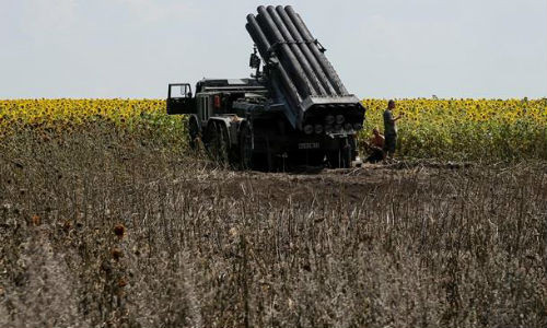 Pháo phóng loạt của Quân đội Ukraine ở miền đông.