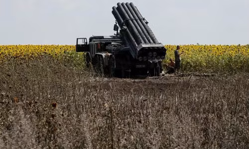 Pháo phóng loạt của Quân đội Ukraine ở miền đông.