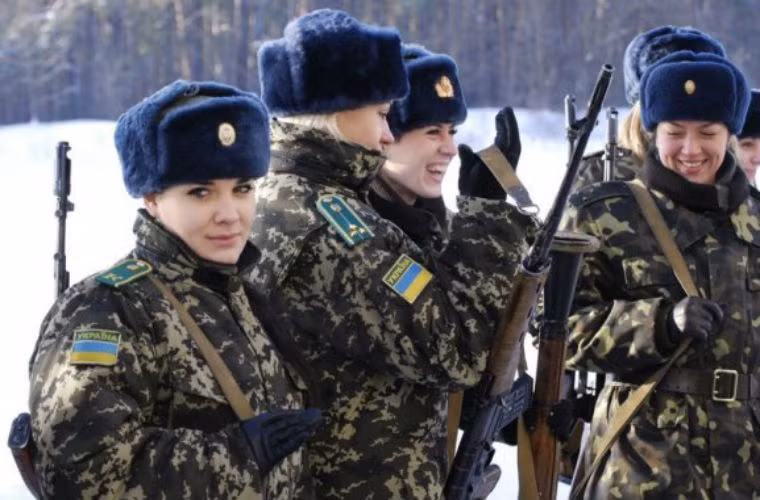 Hàng năm, Quân đội Ukraine đều tổ chức cuộc thi hoa hậu dành cho các nữ binh sĩ của mình.