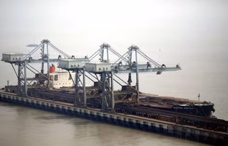 Tàu chở quặng sắt bị bắt giữ của hãng vận tải Mitsui O.S.K. Lines.