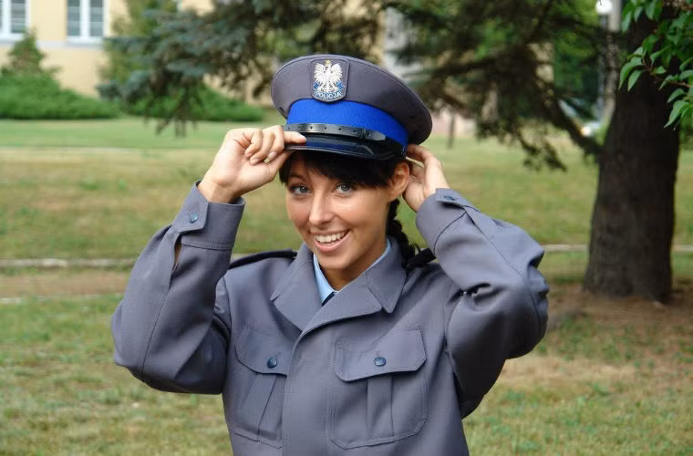 Nữ cảnh sát Ba Lan.