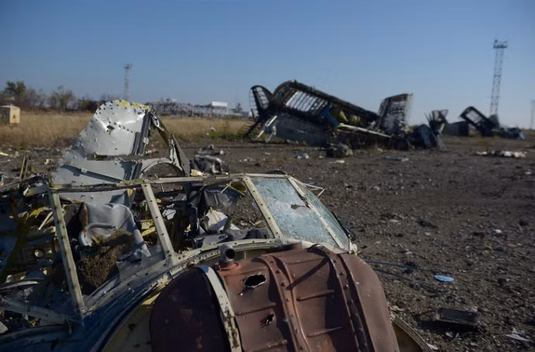 Cảnh đổ nát khiến cho không ít người nghi ngờ đây có phải từng là một sân bay lớn ở miền đông Ukraine.