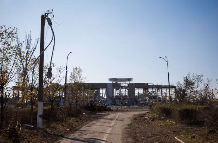 Sân bay Lugansk là địa điểm giao tranh giữa lực lượng ly khai và Quân đội Ukraine trong tháng 8.