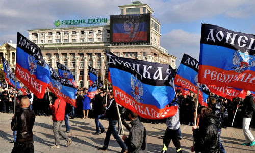 Người dân Donetsk chuẩn bị đi bầu cử.