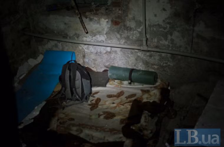 Một góc ngả lưng của binh sĩ Ukraine.