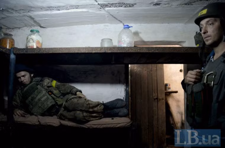 Điều kiện vật chất nghèo nàn đang góp phần vắt kiệt các binh sĩ Ukraine.