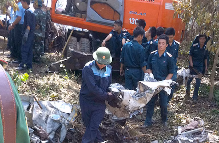 Vụ tai nạn làm 16 đồng chí hy sinh và 5 đồng chí bị thương. Nguyên nhân vụ việc là do động cơ máy bay bị tụt công suất đột ngột.