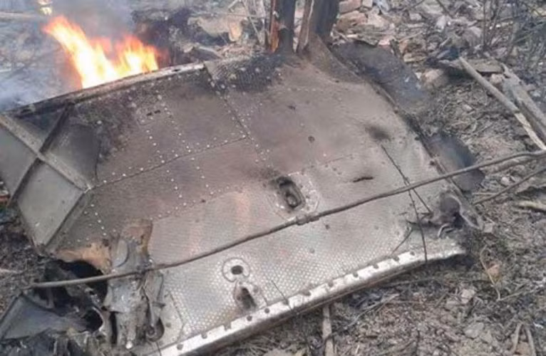 Khoảng 7h46 phút sáng 7/7, máy bay trực thăng Mi-171 mang số hiệu 01 của Trung đoàn Không quân trực thăng 916, Sư đoàn Không quân 371, thuộc Quân chủng Phòng không-Không quân Việt Nam bay huấn luyện nhảy dù bị rơi.