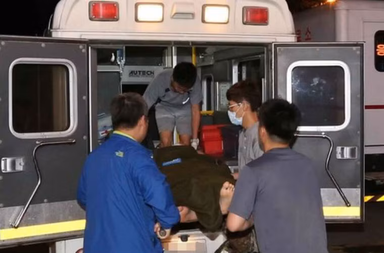 Ít nhất 1 binh sĩ Hàn Quốc đã bị thương trong cuộc đấu súng với binh sĩ Yim.