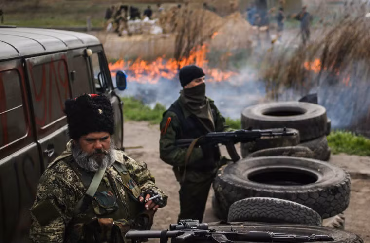 Các binh sĩ tại các điểm kiểm soát đều trong tình trạng sẵn sàng chiến đấu. Trong ảnh là một trạm kiểm soát nằm trên đường từ Rostov đến Kharkov.