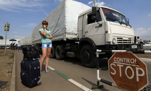 Đoàn xe cứu trợ Nga tiến vào Lugansk.