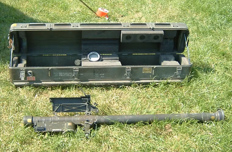 Vũ khí không thể thiếu của phe phiến quân là tên lửa phòng không vác vai FIM-92 Stinger do Mỹ sản xuất và ...