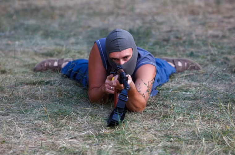 Tập bắn ở tư thế nằm.