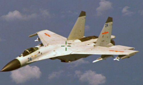 Máy bay chiến đấu J-11 của Trung Quốc bị Mỹ tố áp sát máy bay tuần tra nước này.