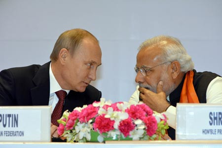 Tổng thống Nga Vladimir Putin và Thủ tướng Ấn Độ Narendra Modi trong cuộc gặp ngày 11/12.