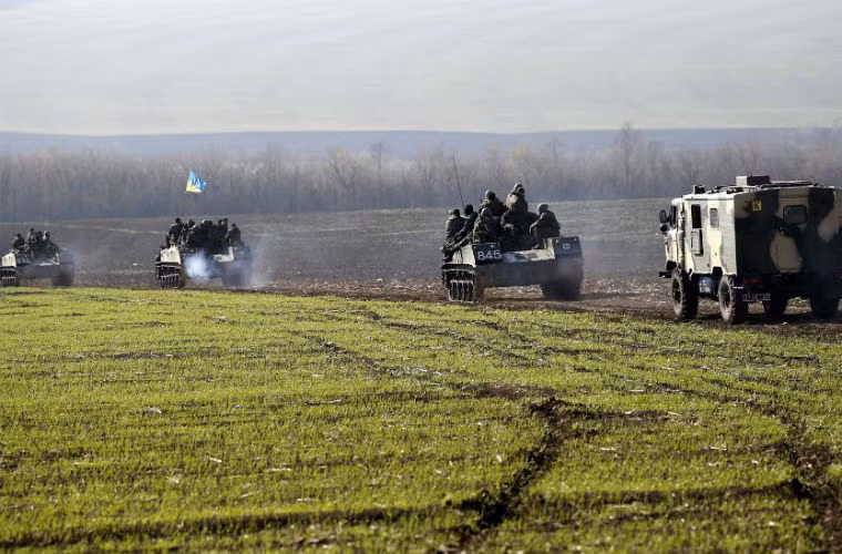 Quân đội Ukraine tiến về thành phố Kramatorsk sau khi chiếm lại sân bay ở ngoại ô thành phố này vào ngày đầu tiên của chiến dịch.