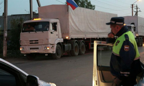 Đoàn xe cứu trợ Nga gửi sang Ukraine.