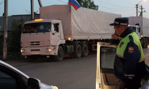 Đoàn xe cứu trợ Nga gửi sang Ukraine.