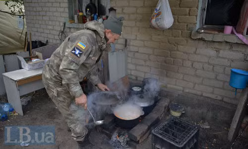 Bếp ăn của binh sĩ Ukraine.