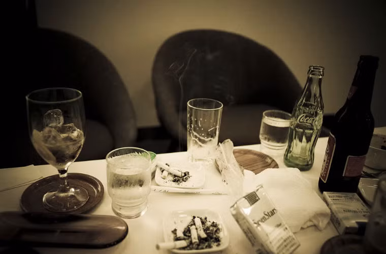 Theo số liệu của cảnh sát Nhật, vào thời hoàng kim, Yakuza Nhật kiểm soát được từ 50 đến 150 tỉ USD ngoài sự kiểm soát của nhà nước, thu lãi khoảng 16 tỉ USD mỗi năm. Chỉ tính riêng Inagawa, "ông trùm của mọi ông trùm", đã nắm trong tay gần 800 doanh nghiệp hợp pháp, thu về mỗi năm 200 triệu USD lợi nhuận, đồng thời được 119 ông trùm khác cống nạp liên tục mỗi người 1.300 USD mỗi tháng.