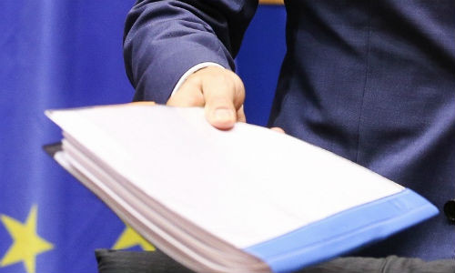 EU có thể từ bỏ các lệnh trừng phạt mới đối với Nga.