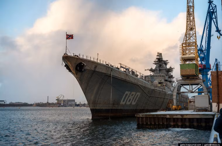 Tàu tuần dương lớp Kirov hiện đang nâng cấp tại đây.