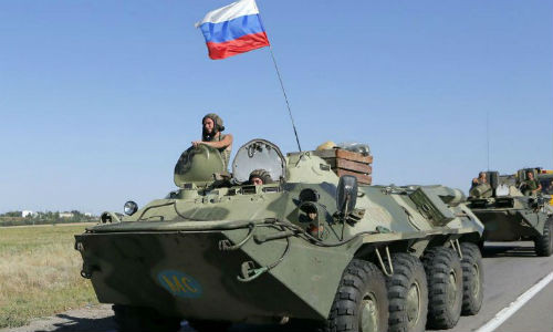 Đoàn xe bọc thép Nga ở tỉnh biên giới với Ukraine ngày 17/8.