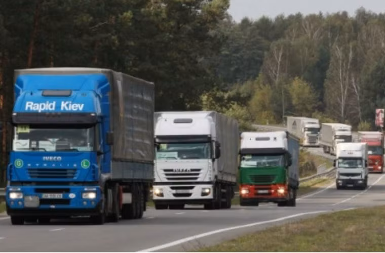 Dự kiện sẽ có thêm 200 xe tải chờ hàng cứu trợ khác của Đức đến Ukraine với quần áo ấm và các vật dụng cần thiết cho mùa đông.