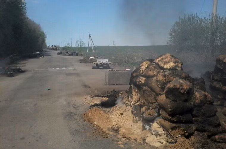 Một điểm kiểm soát của lực lượng dân quân tự vệ Slavyansk bị đánh hạ.