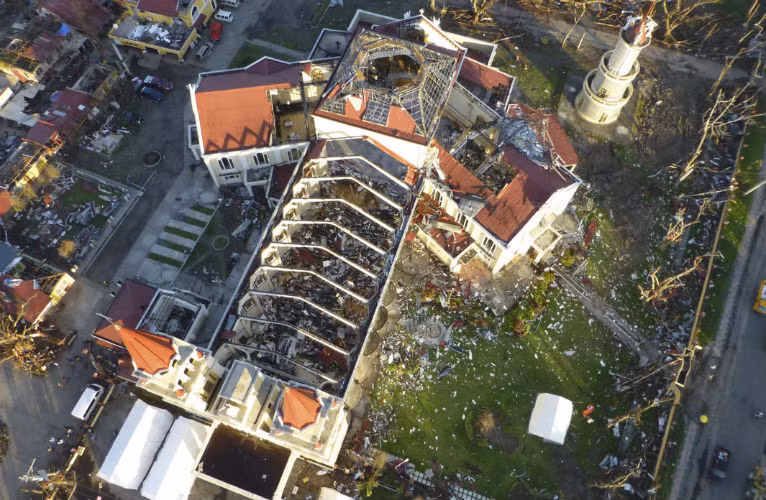 Bức ảnh chụp một nhà thờ bị tàn phá do cơn bão Hải Yến ở Philippines ngày 16/11/2013.