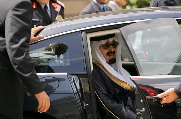 Vua Abdullah ibn Abdilaziz (90 tuổi) của Saudi Arabia là nhà lãnh đạo già nhất thế giới còn tại chức.