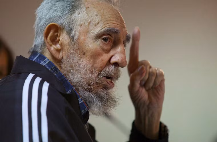 Nhà lãnh đạo nắm quyền lâu nhất là cựu Chủ tịch Fidel Castro của Cuba. Năm 2008, ông Fidel Castro từ chức sau khi nắm quyền 49 năm, 10 tháng và 3 ngày.