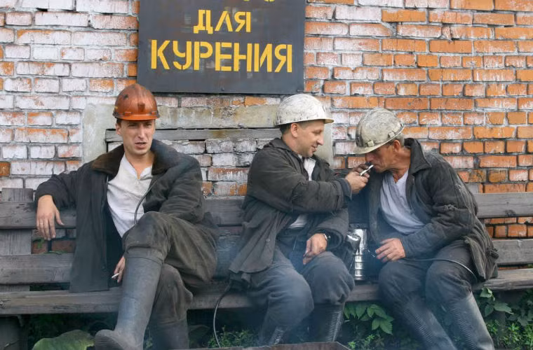 60% người trưởng thành ở Nga hút thuốc.