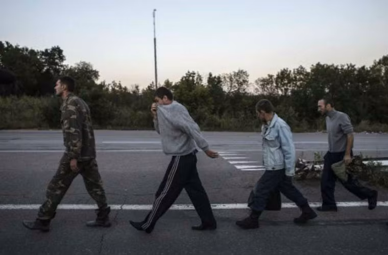 Quân nhân Ukraine được trao trả.