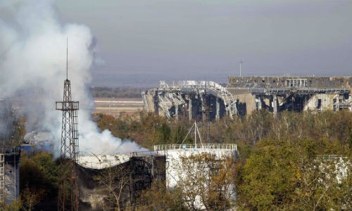 Pháo kích ở sân bay Donetsk.