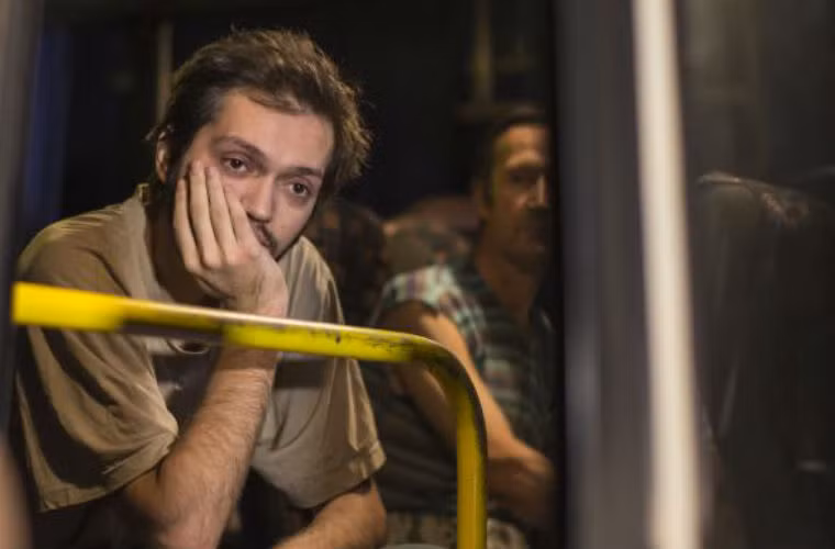 Thành viên lực lượng ly khai chờ đến lượt được trao đổi.