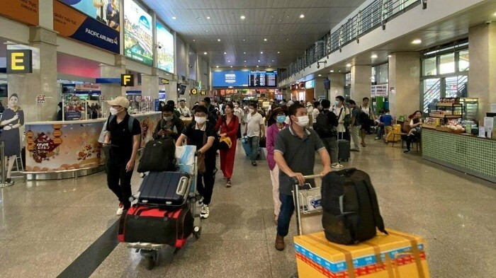 Cuc Hang khong noi ve nguyen nhan cham tra hanh ly tai Tan Son Nhat