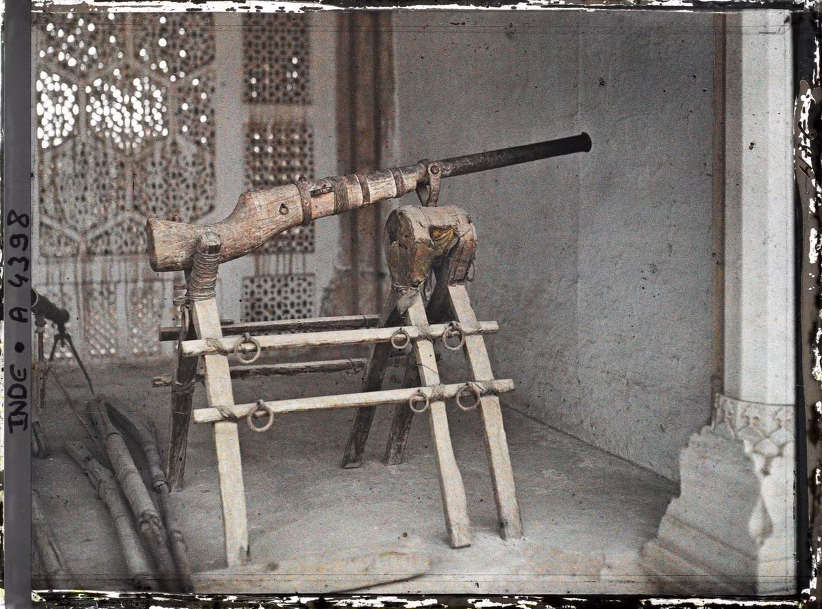 Những vũ khí cổ trong pháo đài.