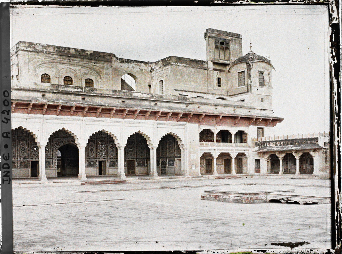 Một góc pháo đài Shish Mahal (Cung điện Gương), được Shah Jahan cho xây dựng vào năm 1631.