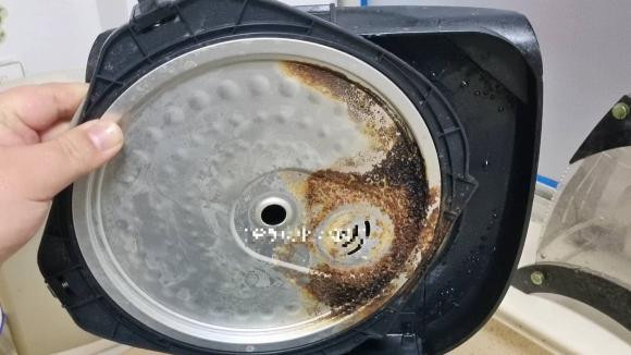 Noi com dien neu khong rua se ton dien va mat ve sinh!-Hinh-2