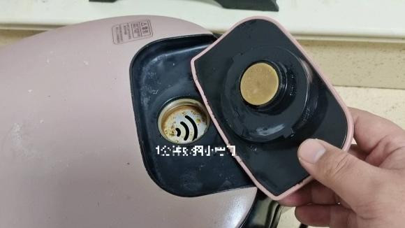 Noi com dien neu khong rua se ton dien va mat ve sinh!