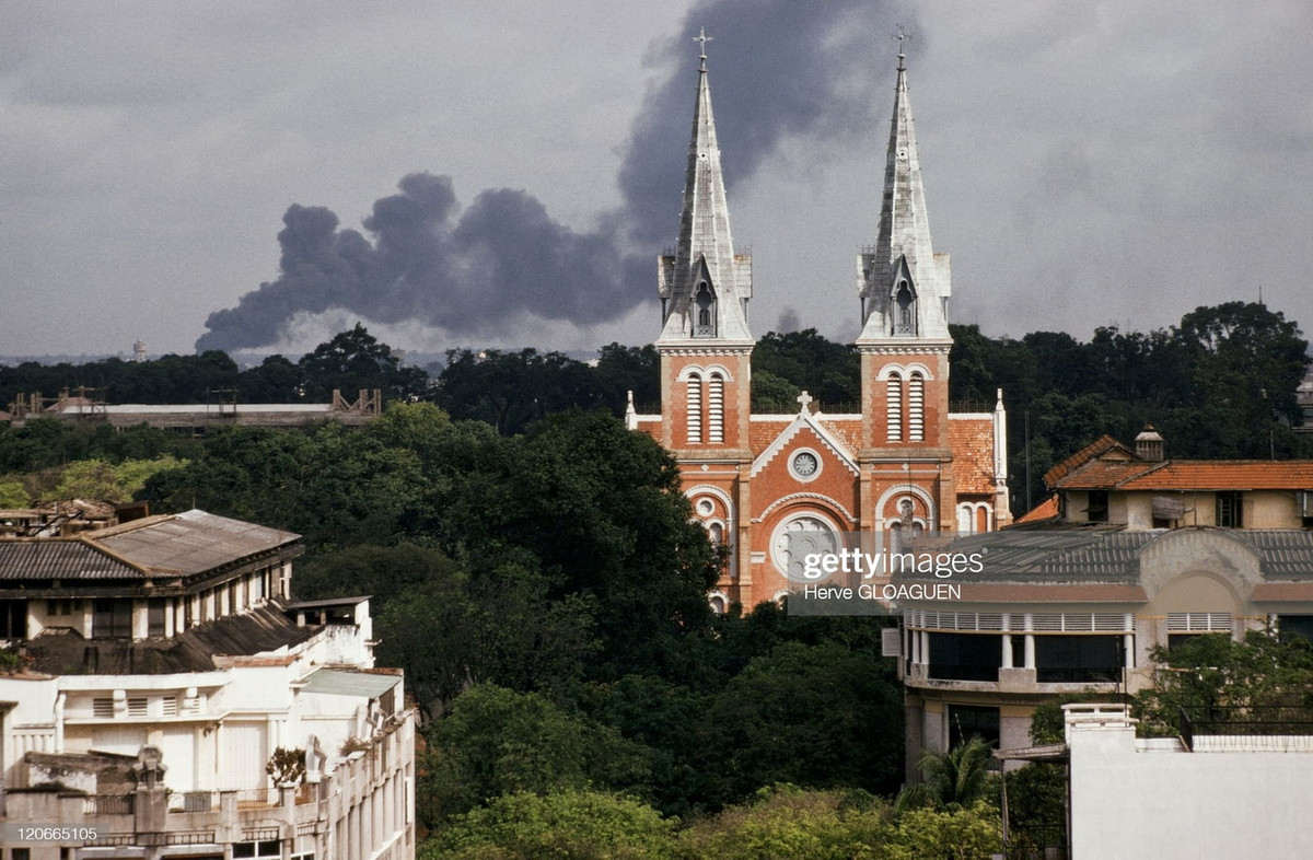 Thời khắc giải phóng miền Nam 30/4/1975 qua ảnh phóng viên nước ngoài Thoi khac giai phong mien Nam 30/4/1975 qua anh phong vien nuoc ngoai