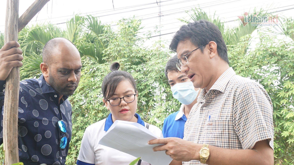 Chan dung 9X san hoc bong de 