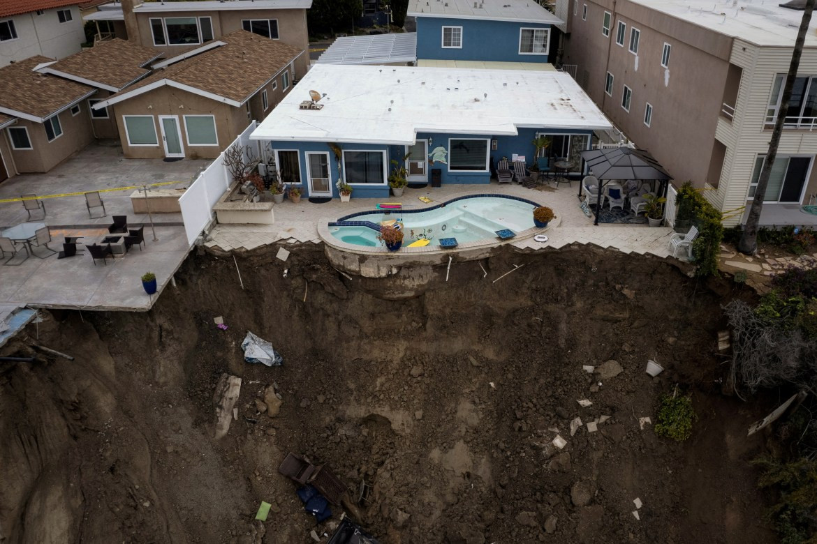 Cơn mưa xối xả đã tàn phá thị trấn ven biển San Clemente, California, Mỹ, vào ngày 16/3/2023.