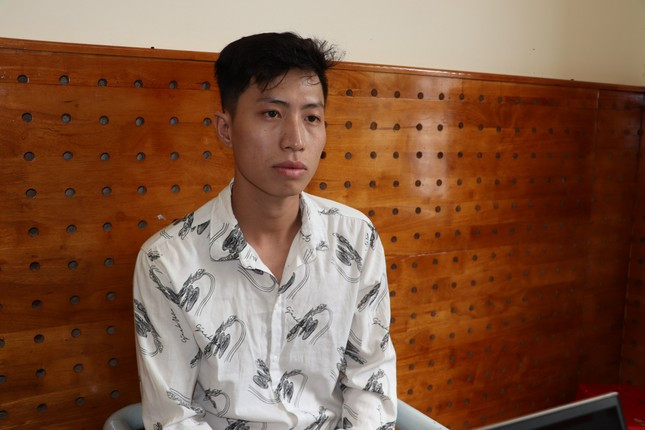 Bat hai doi tuong dung sung tu che cuop tai san