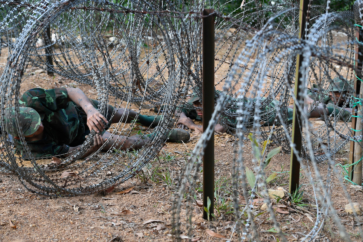 Sức khỏe dẻo dai, bản lĩnh thép, ý chí kiên cường… là yêu cầu đối với người lính đặc công để họ dễ dàng vượt qua những bài huấn luyện gian khổ, thử thách thần kinh và sức chịu đựng trong điều kiện khắc nghiệt.