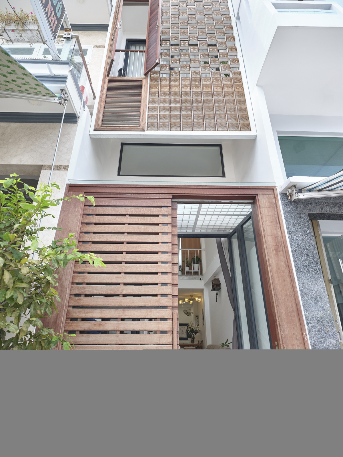 Ngoi nha co mat tien chi rong 3m nhung van du cong nang-Hinh-2