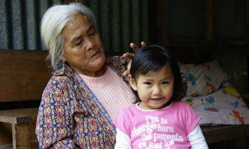 Nong nay do com cua con vao thung rac, me vo khien toi hoi han