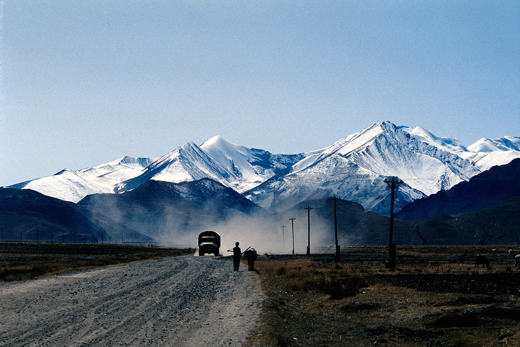 Một con đường ở Tây Tạng.