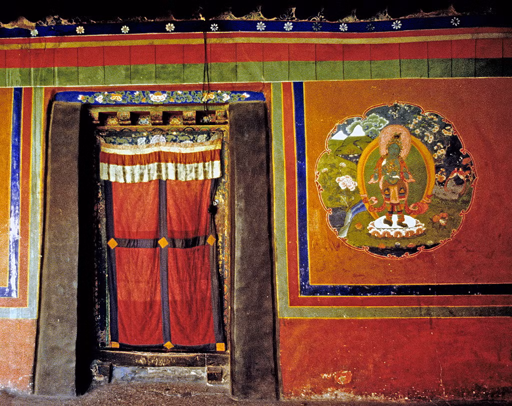 Một khung cửa trong cung điện Potala.